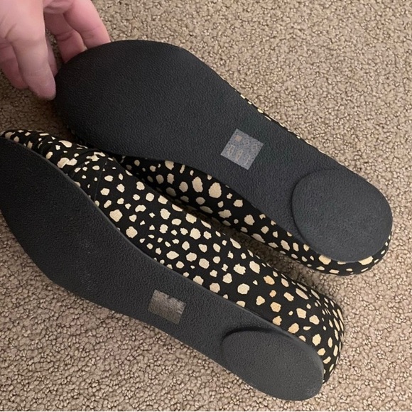 Aldo Black & White Flats Size 8 - Picture 2 of 3